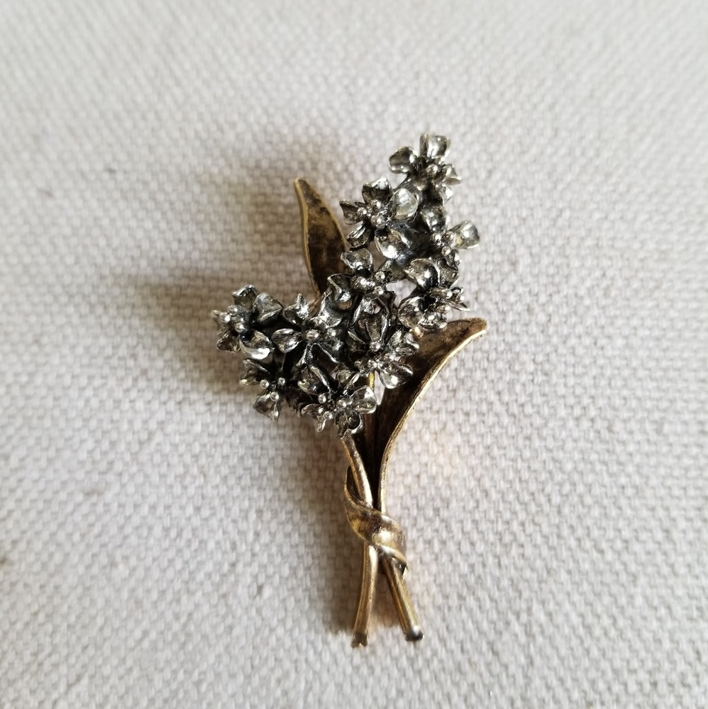 Signed "Art" Vintage Flower Bouquet Brooch
